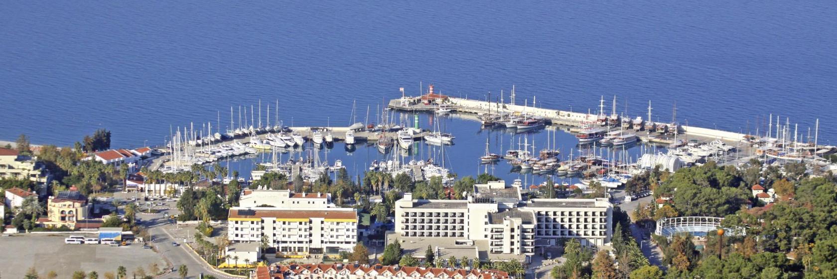 Przystań w mieście Kemer